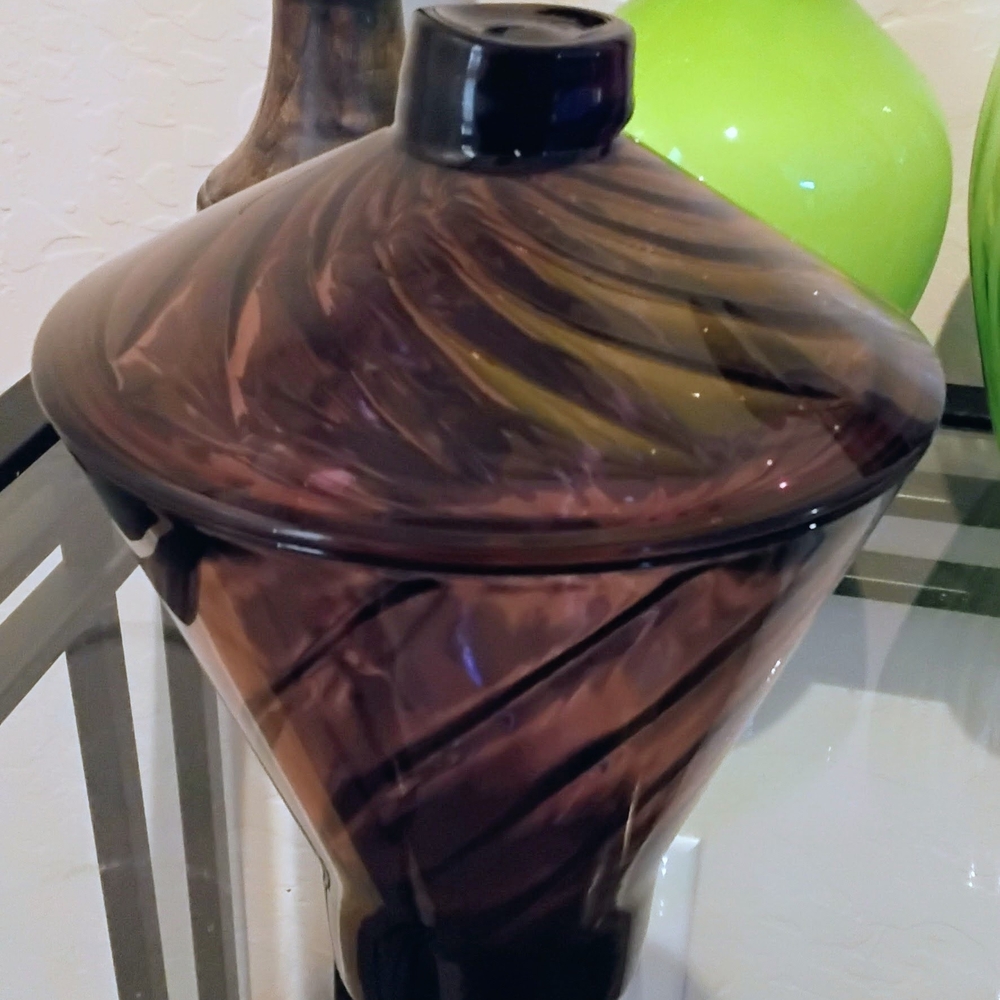 Decorative Swirled Glass Lidded Vase - Amethyst
